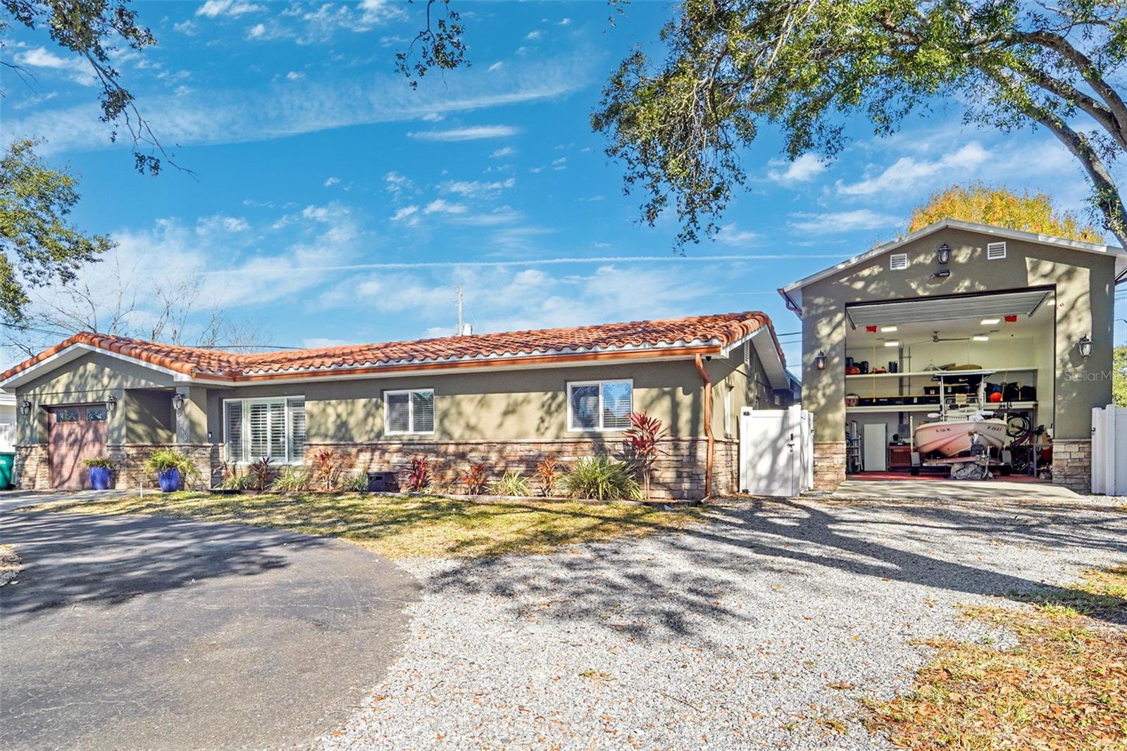 Image 4 of 51 For 3595 Floral Drive