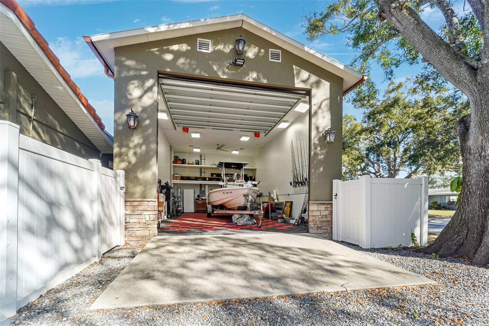 Image 5 of 51 For 3595 Floral Drive