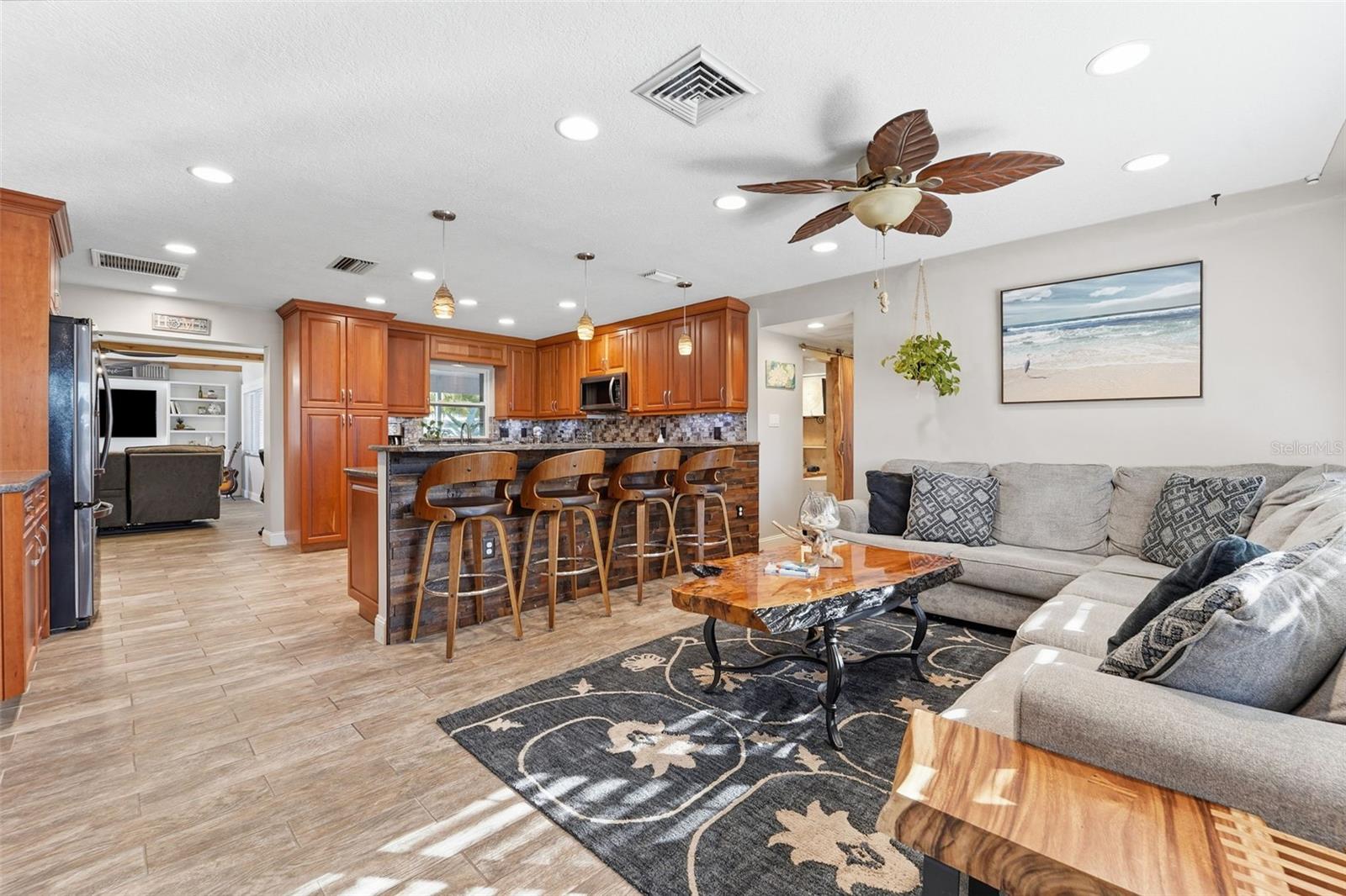 Image 9 of 51 For 3595 Floral Drive