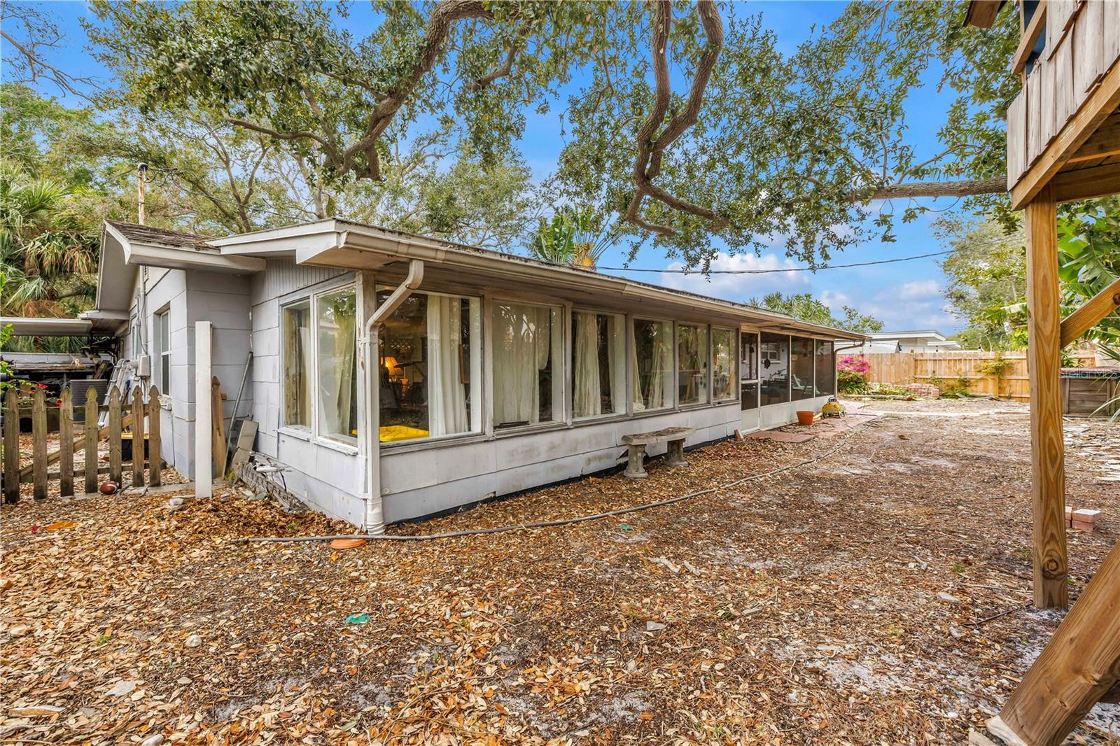 Image 34 of 37 For 1297 Eden Isle Boulevard Ne