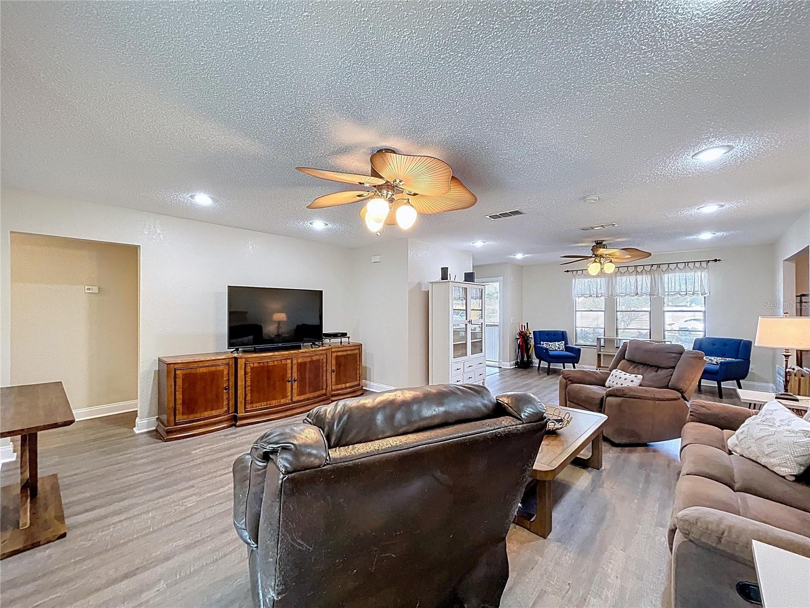 Image 12 of 61 For 2205 Roslyn Lane