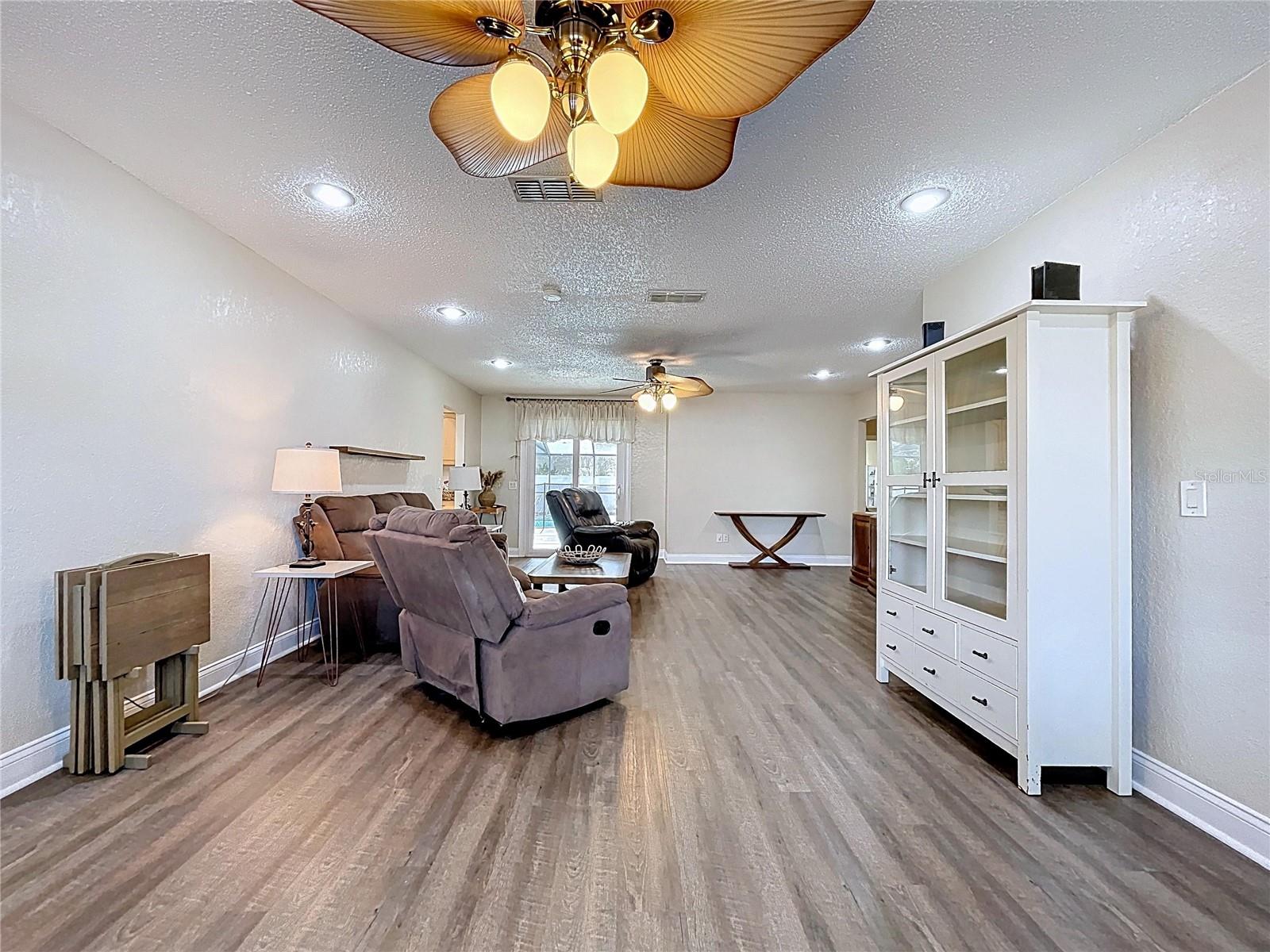 Image 13 of 61 For 2205 Roslyn Lane