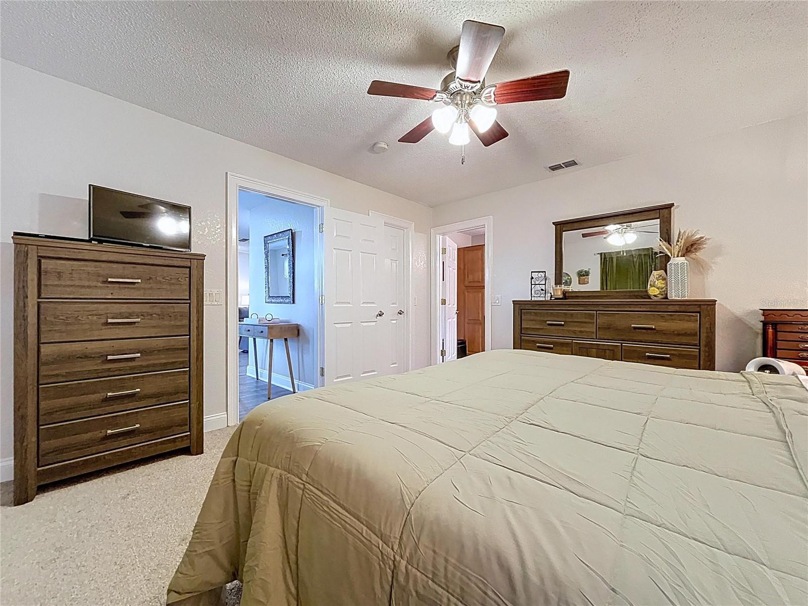 Image 15 of 61 For 2205 Roslyn Lane