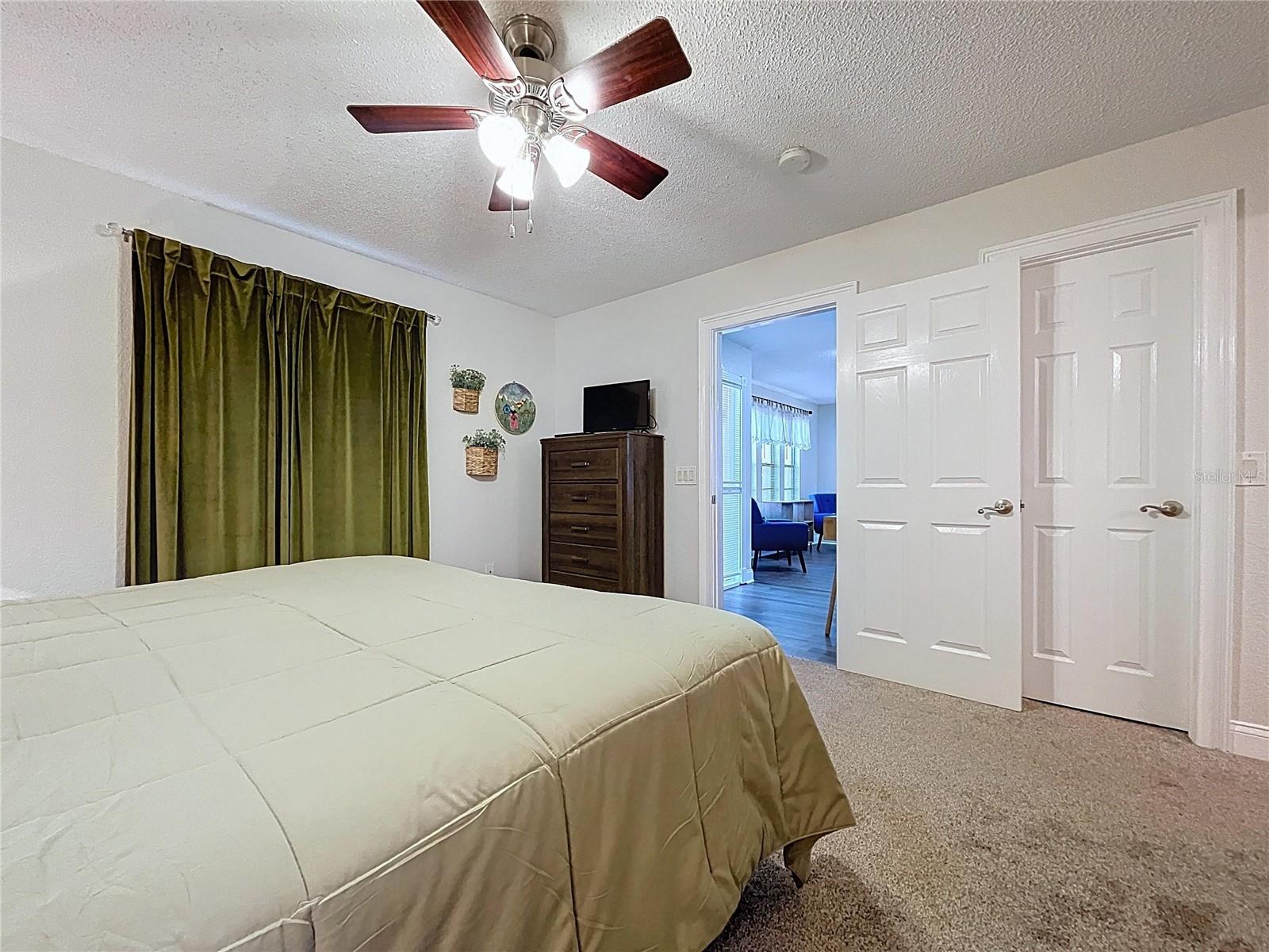 Image 16 of 61 For 2205 Roslyn Lane