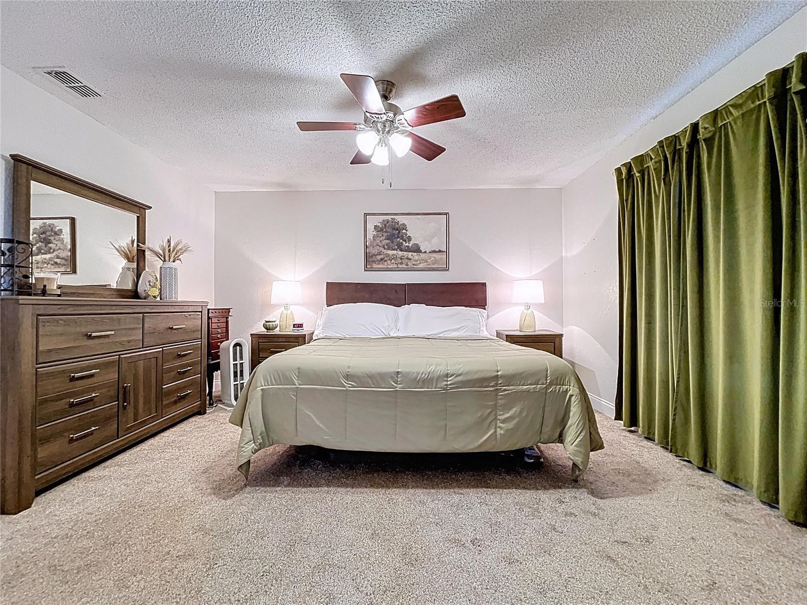 Image 17 of 61 For 2205 Roslyn Lane