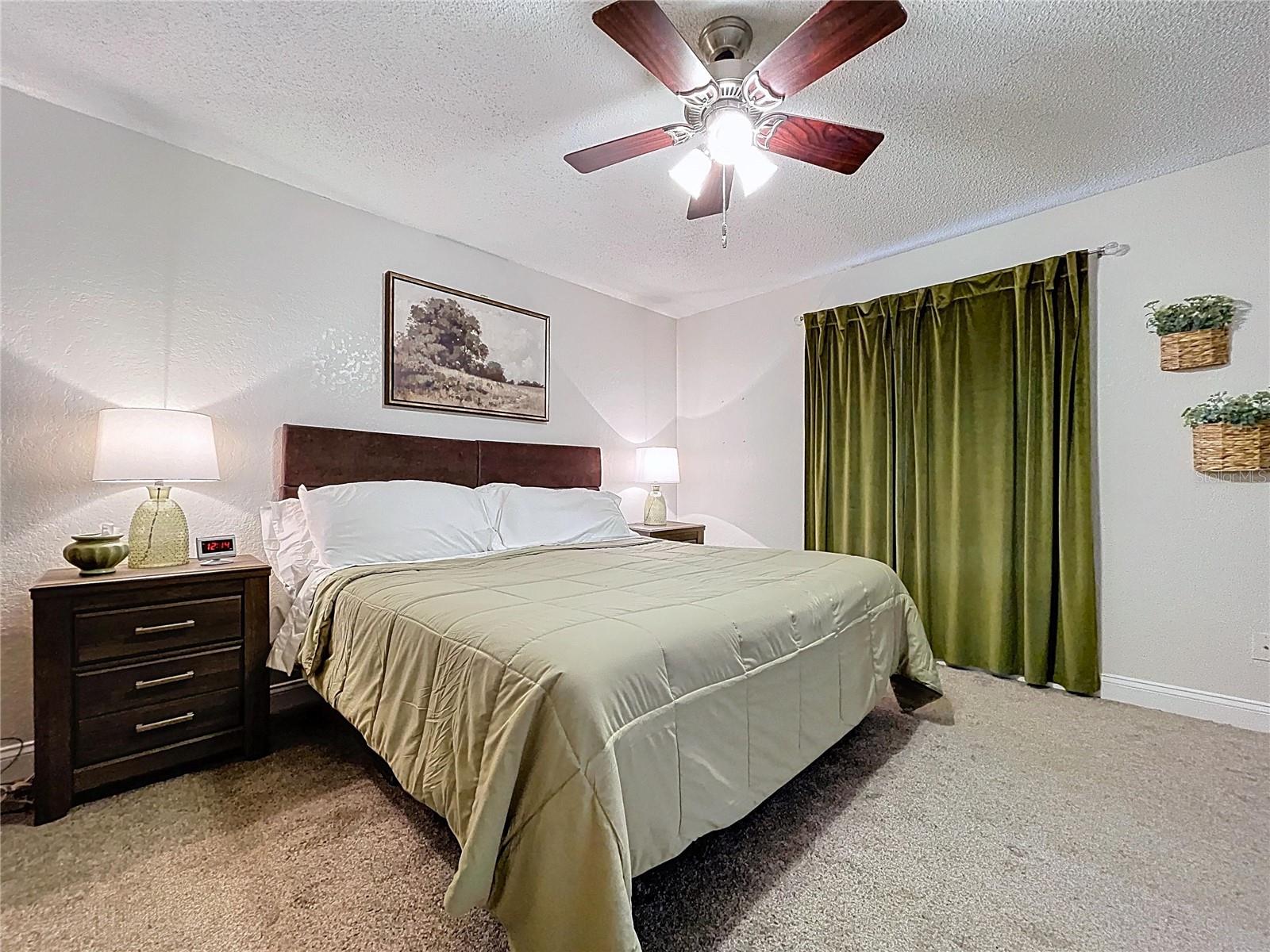 Image 18 of 61 For 2205 Roslyn Lane