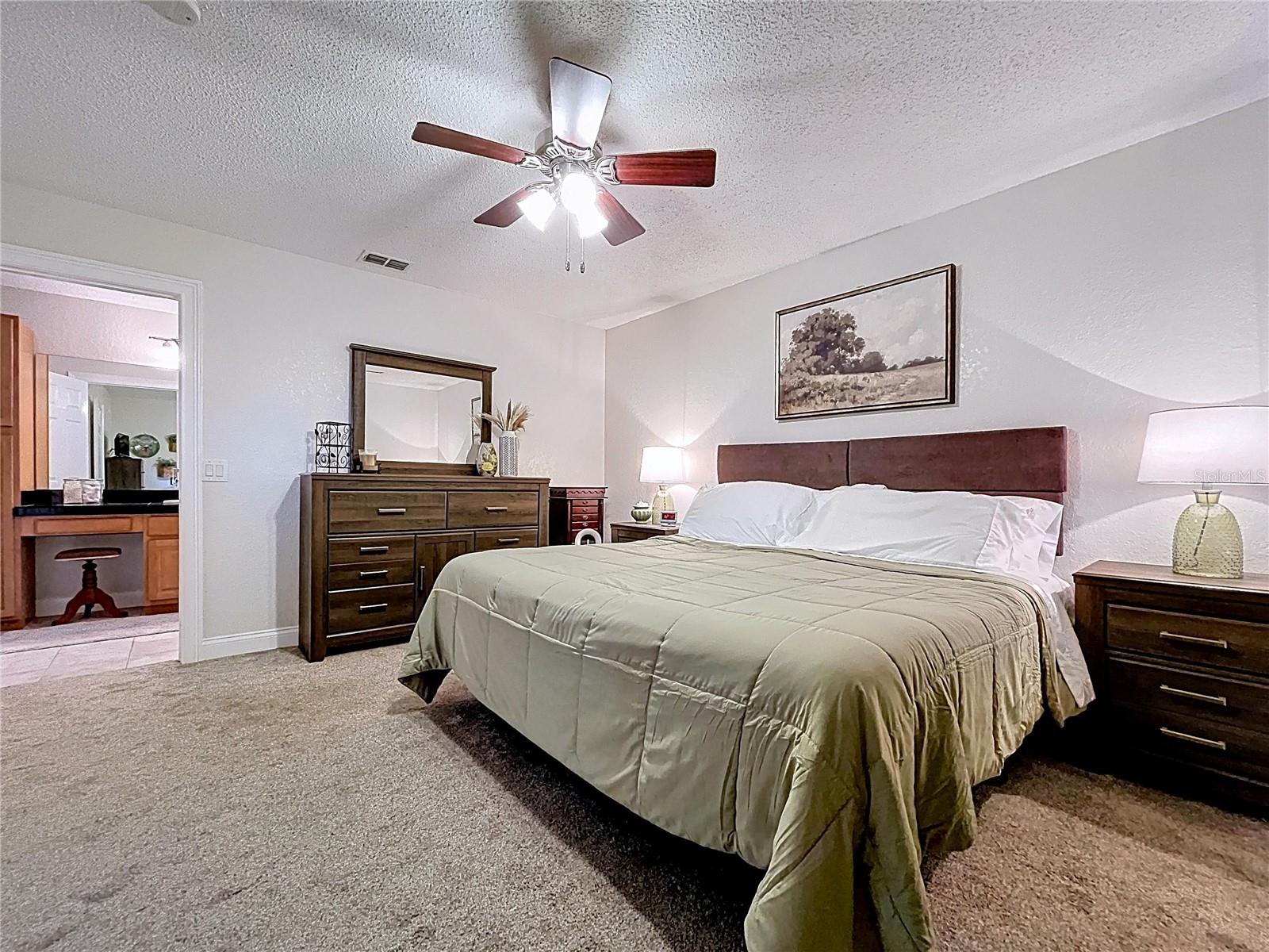 Image 19 of 61 For 2205 Roslyn Lane