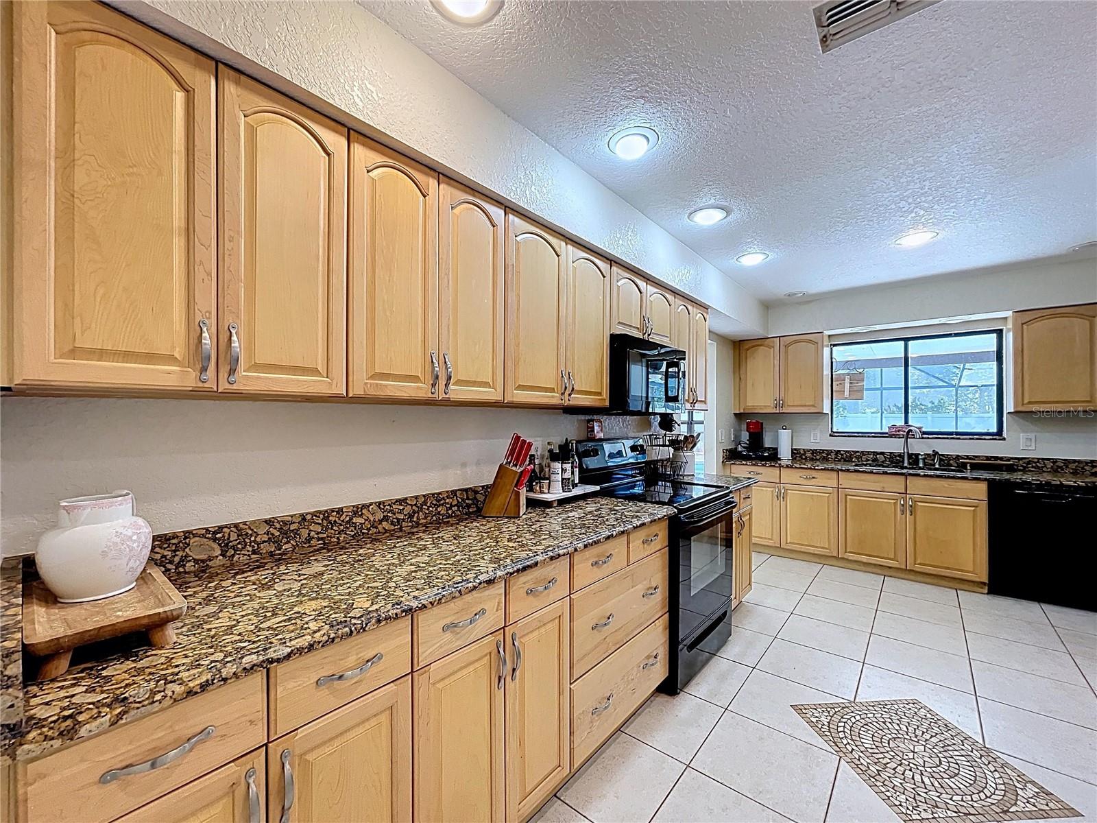 Image 26 of 61 For 2205 Roslyn Lane