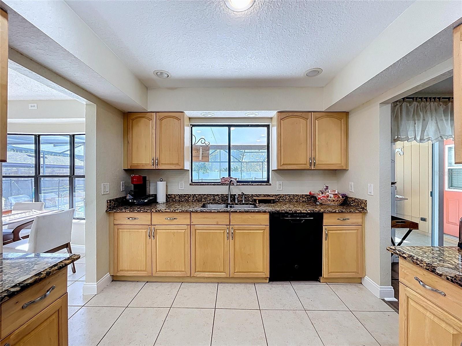 Image 29 of 61 For 2205 Roslyn Lane