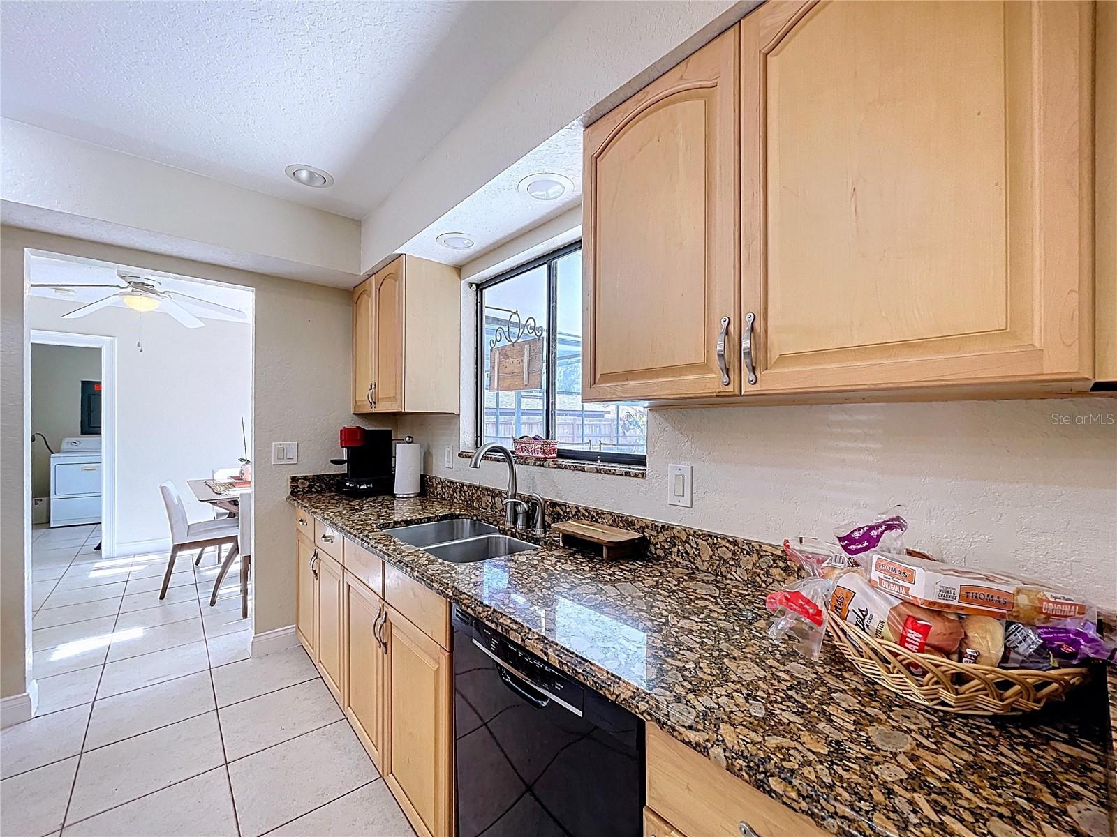 Image 30 of 61 For 2205 Roslyn Lane