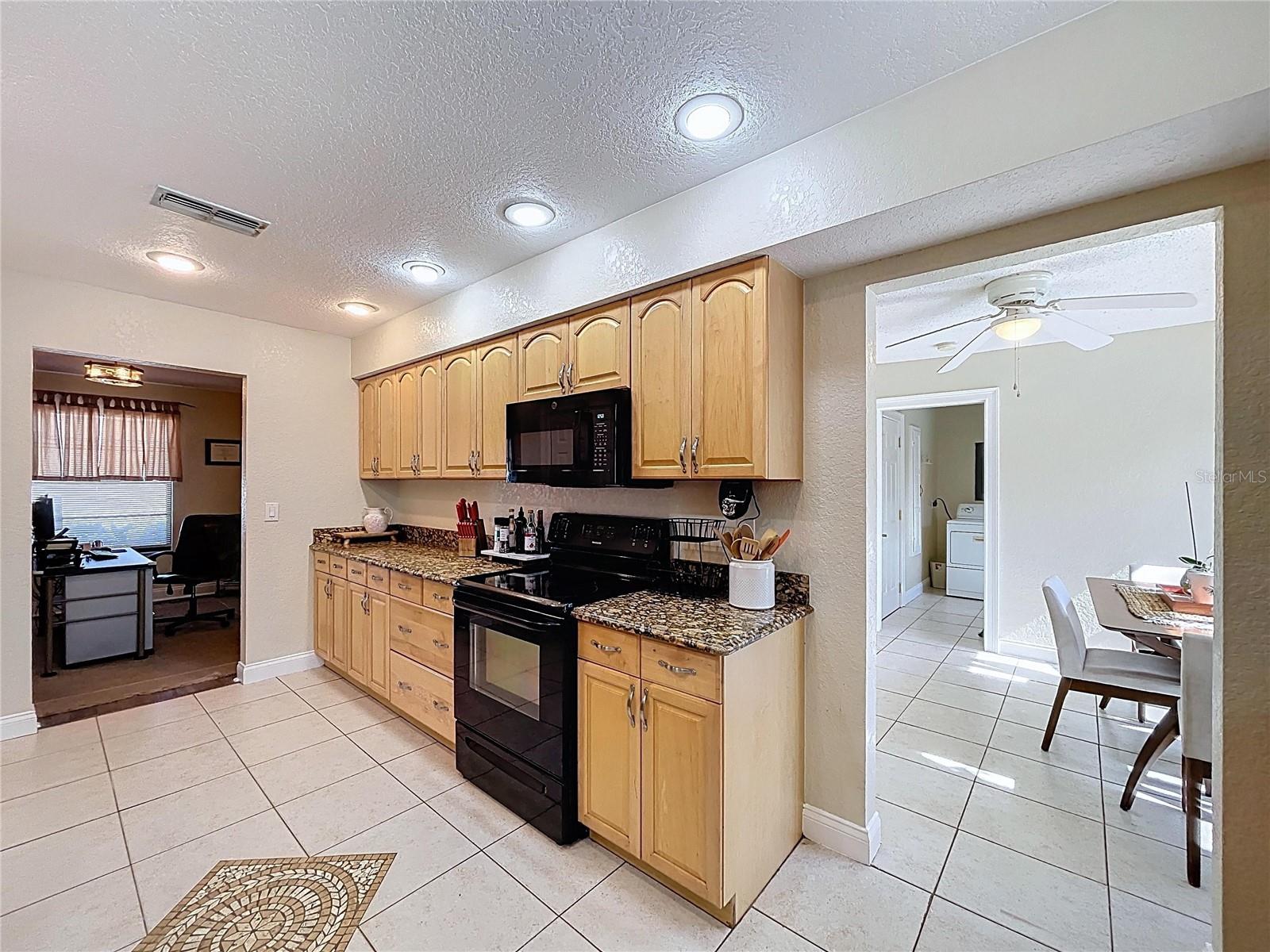 Image 31 of 61 For 2205 Roslyn Lane