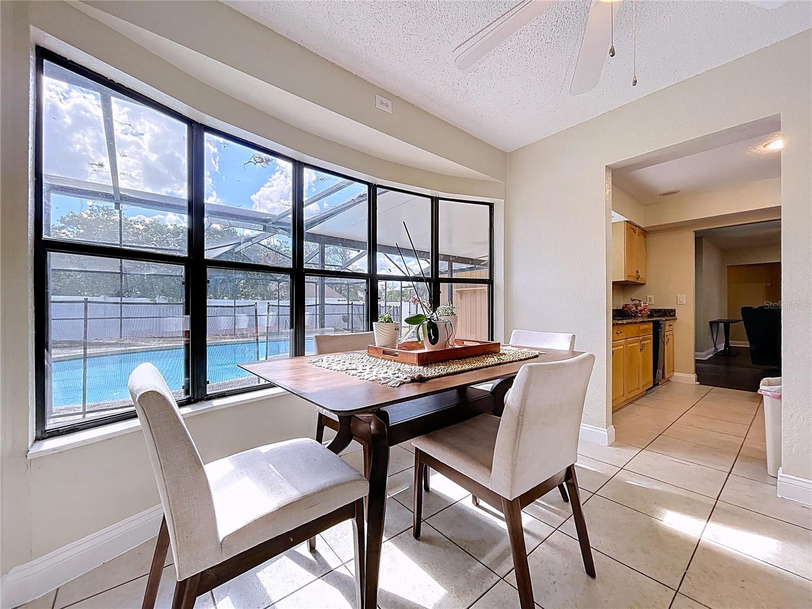 Image 32 of 61 For 2205 Roslyn Lane