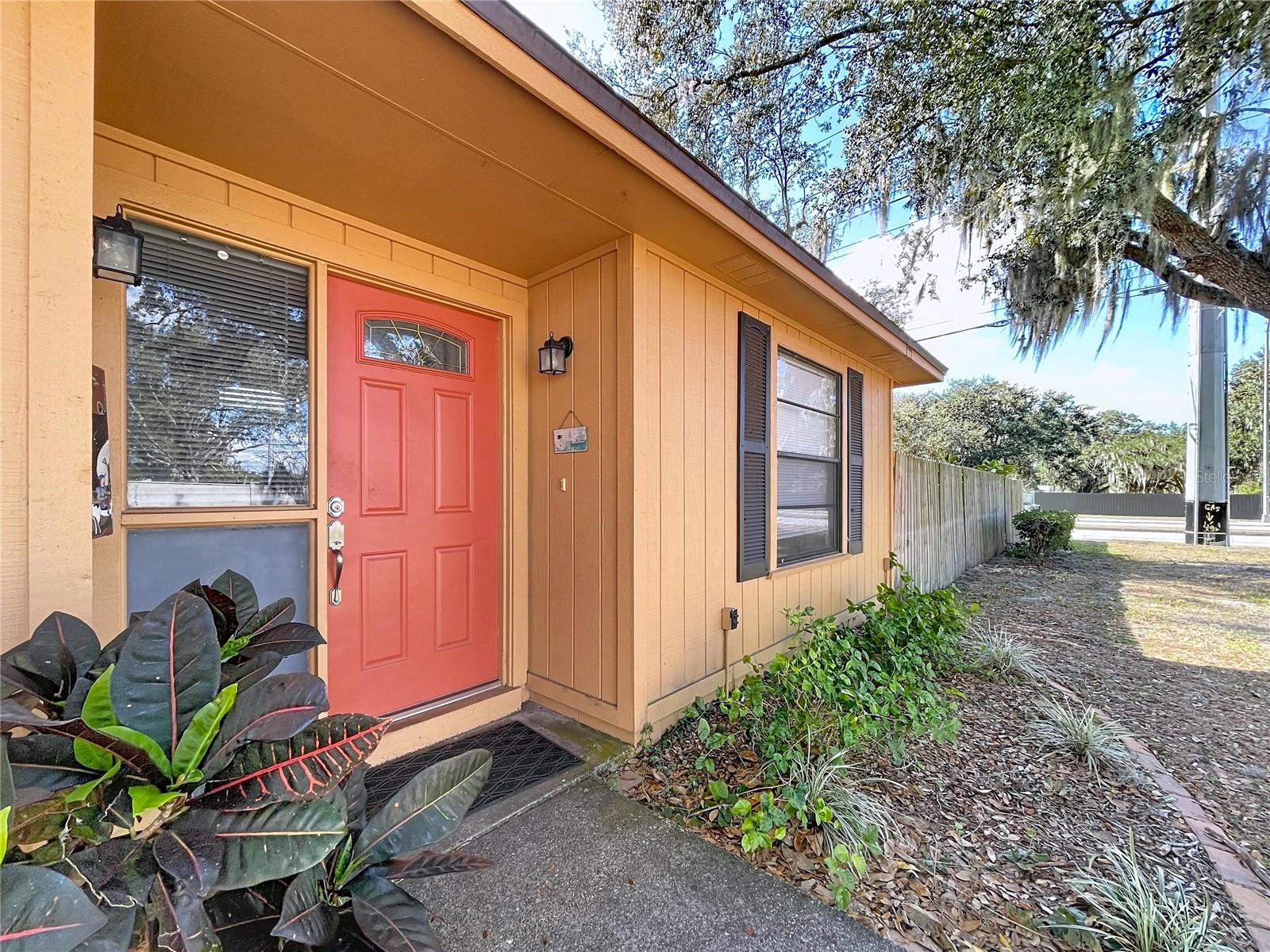 Image 4 of 61 For 2205 Roslyn Lane