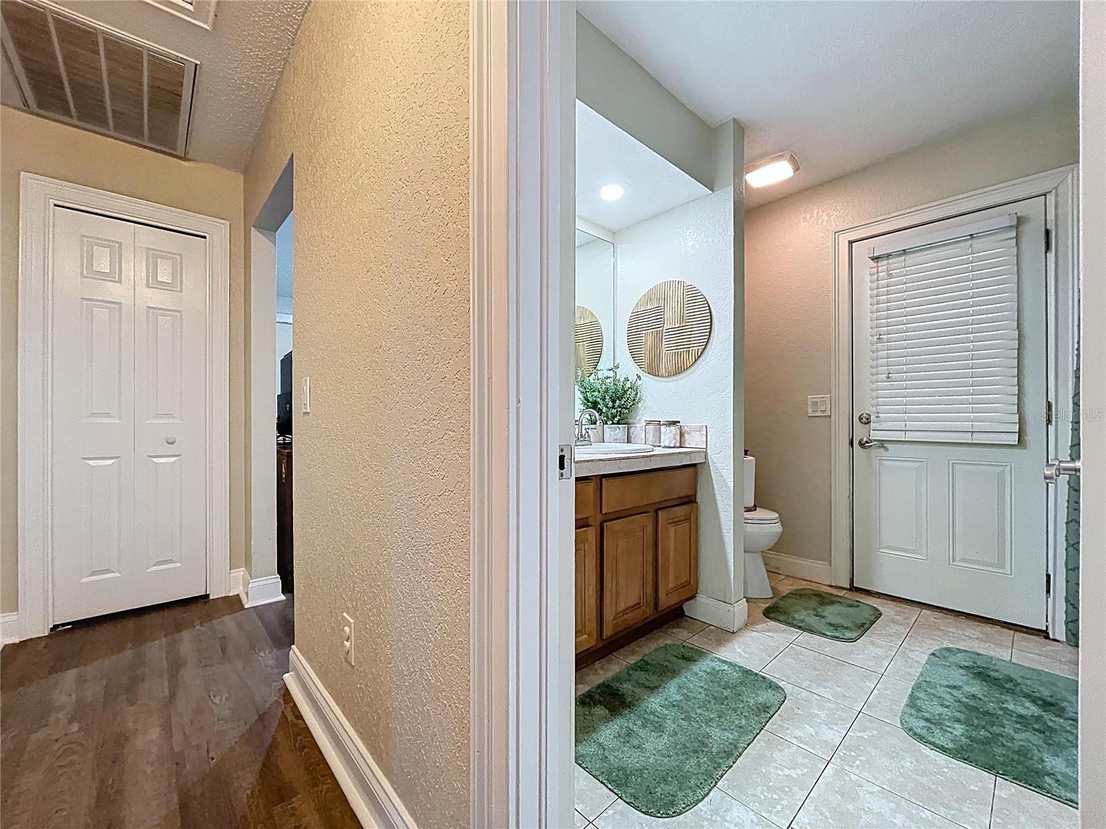 Image 44 of 61 For 2205 Roslyn Lane