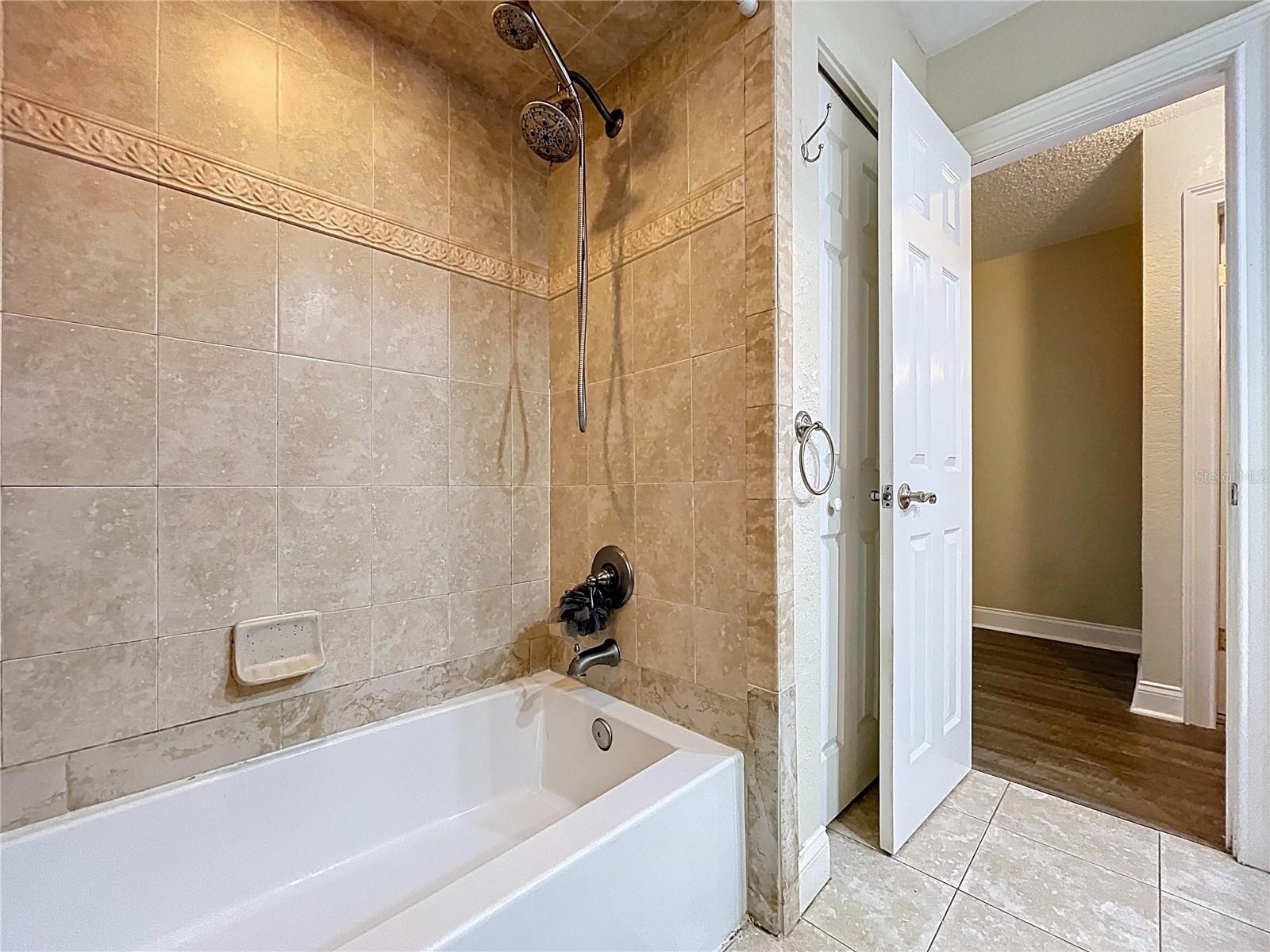 Image 46 of 61 For 2205 Roslyn Lane