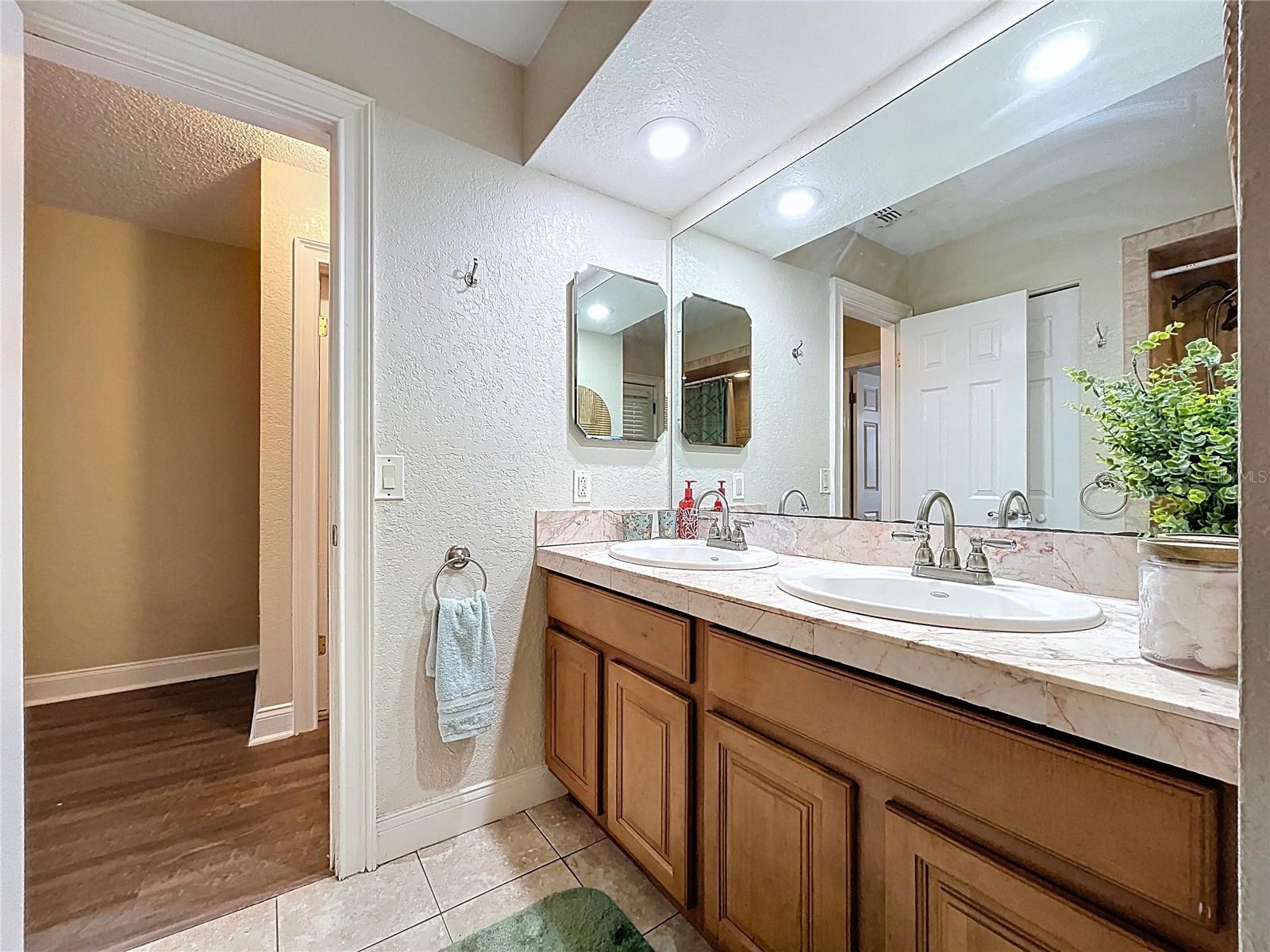 Image 47 of 61 For 2205 Roslyn Lane