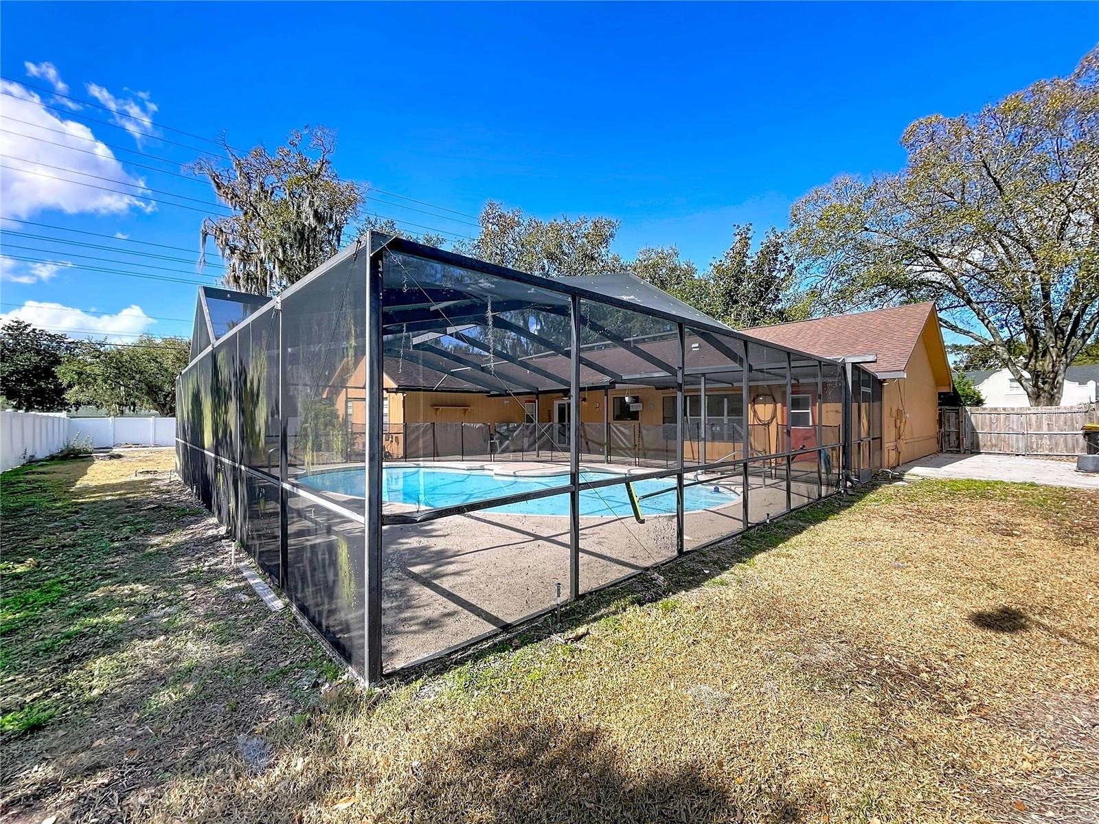 Image 58 of 61 For 2205 Roslyn Lane