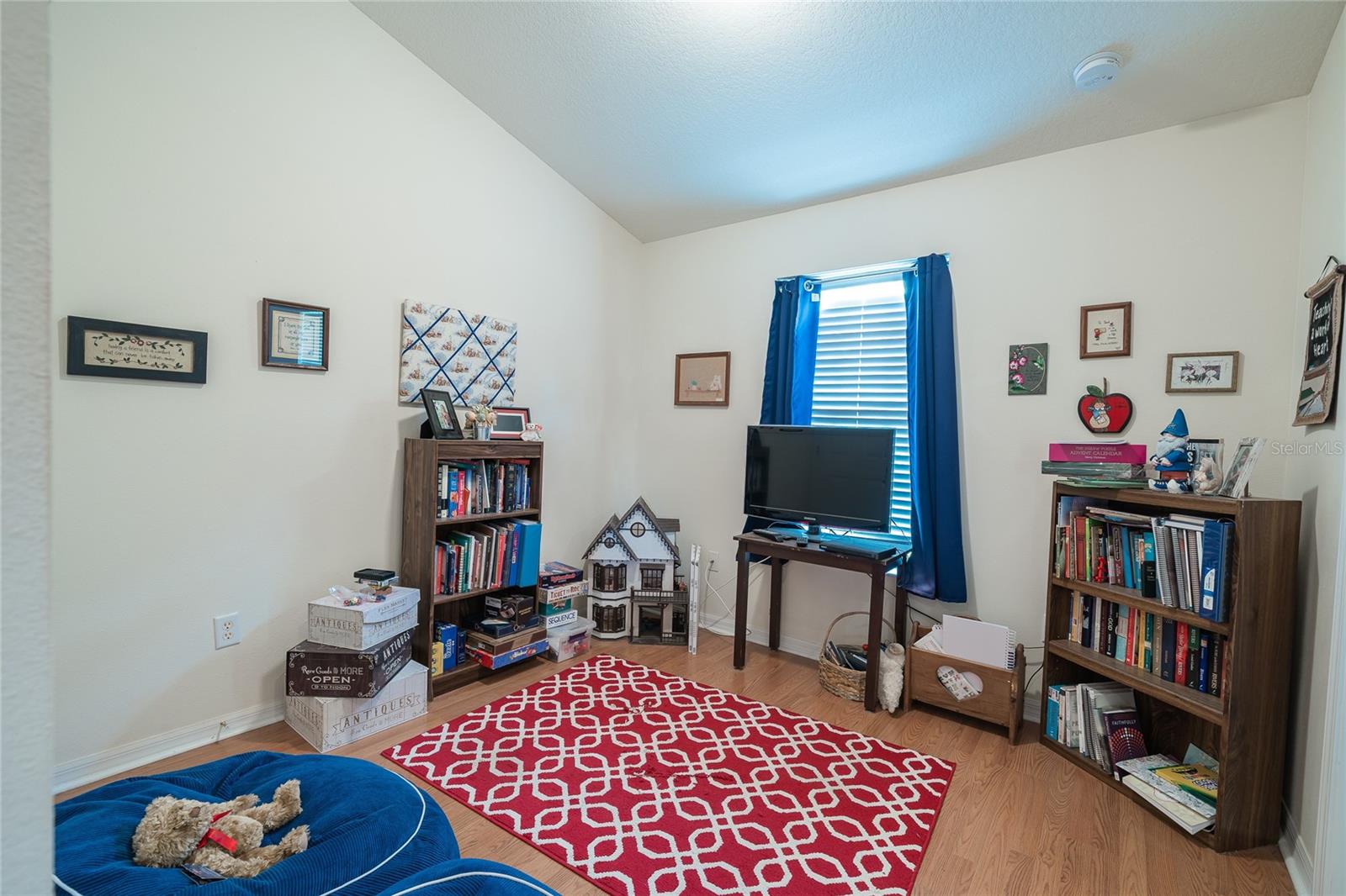 Image 17 of 34 For 133 Sawtooth Drive