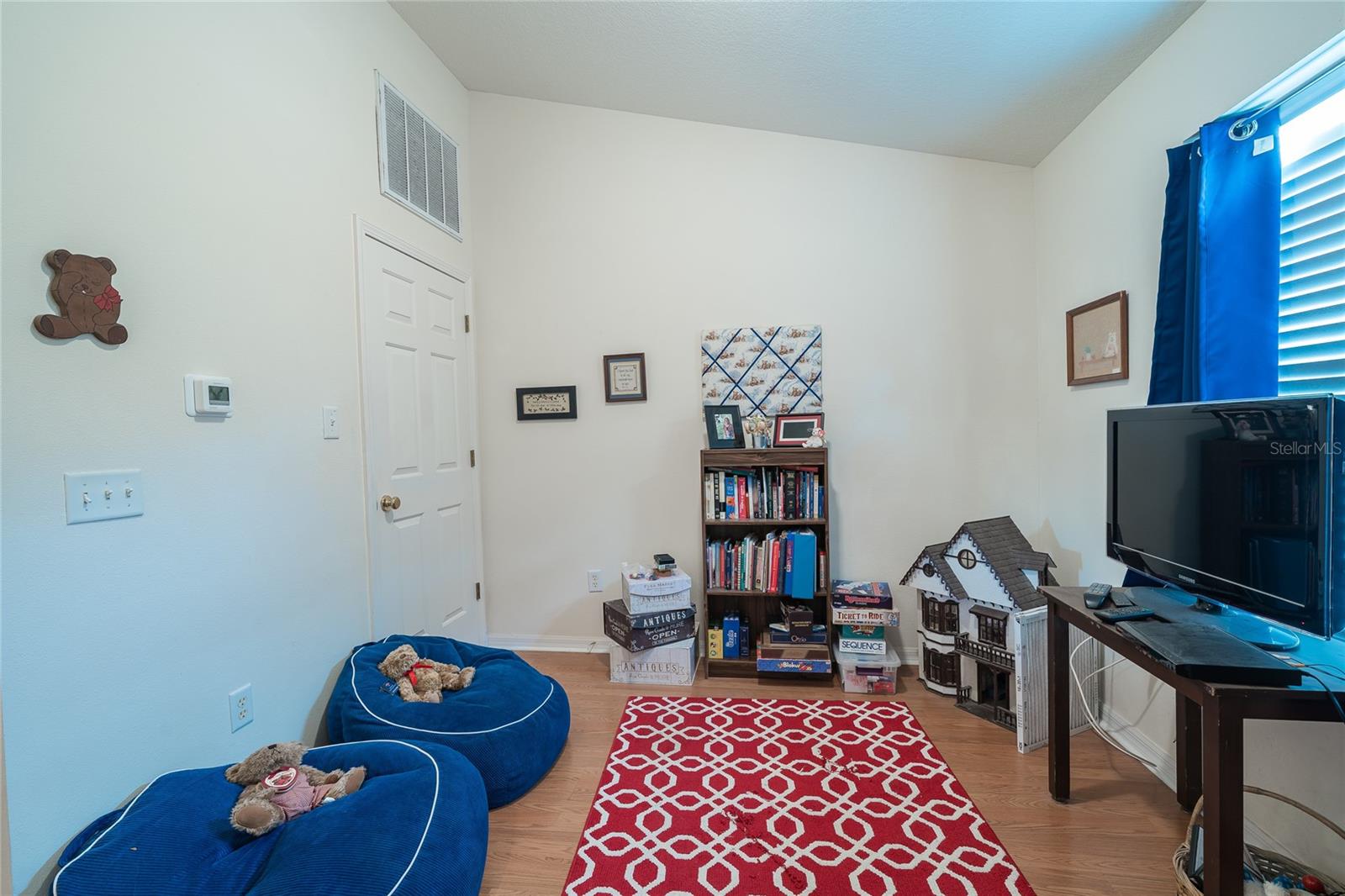 Image 20 of 34 For 133 Sawtooth Drive