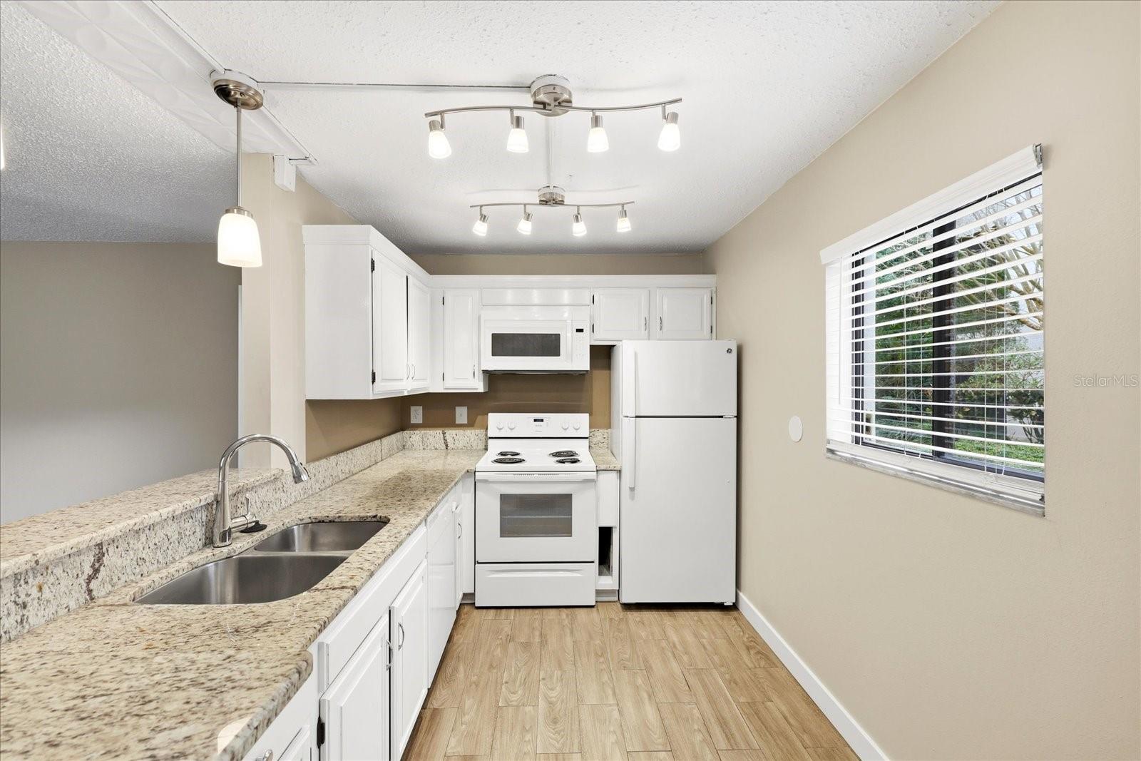 Image 6 of 22 For 3300 Fox Chase Circle N 202