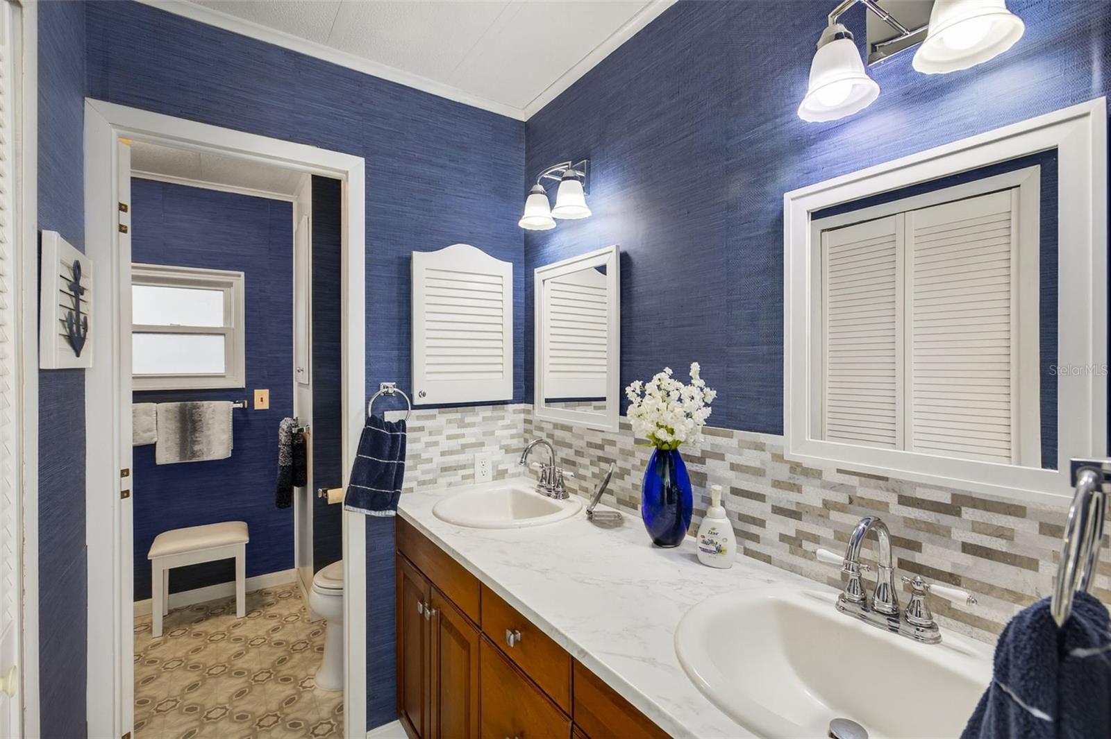 Image 20 of 71 For 677 El Tango