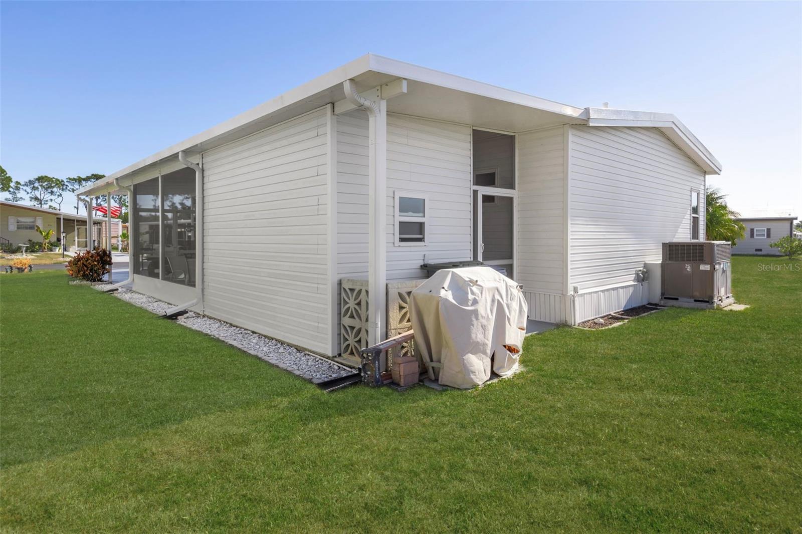 Image 29 of 71 For 677 El Tango