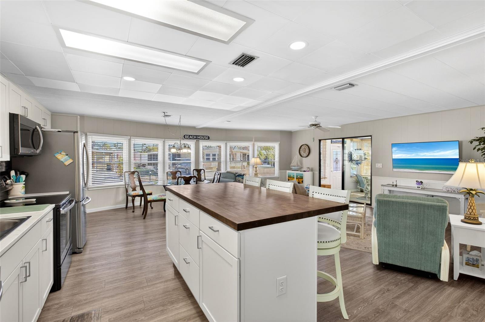 Image 9 of 71 For 677 El Tango