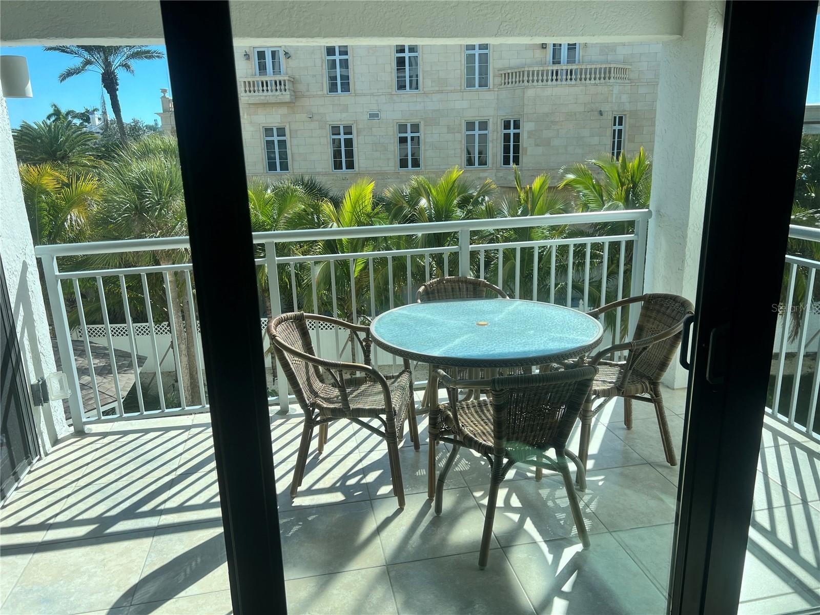 Image 14 of 35 For 1001 Point Of Rocks Road 310