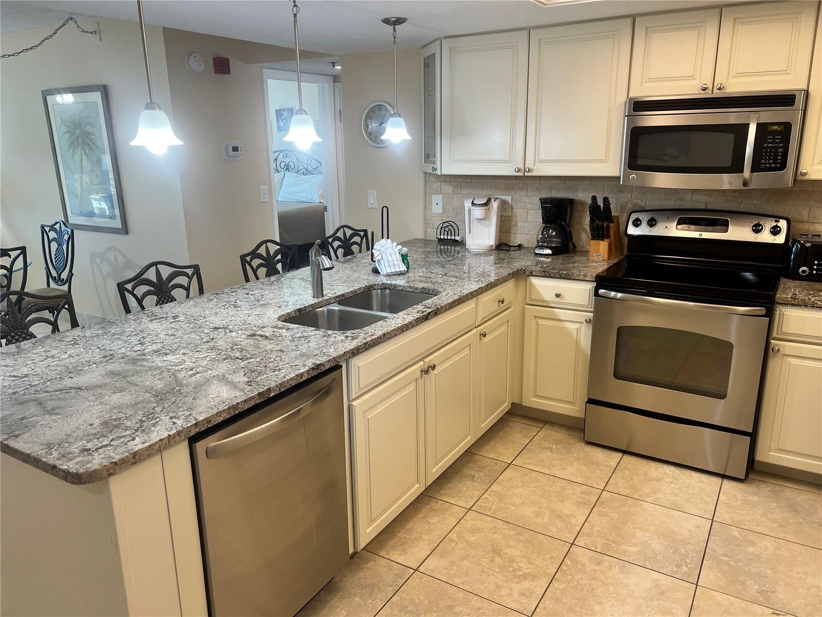 Image 5 of 35 For 1001 Point Of Rocks Road 310