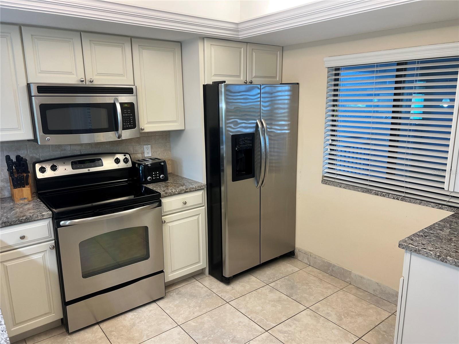 Image 6 of 35 For 1001 Point Of Rocks Road 310