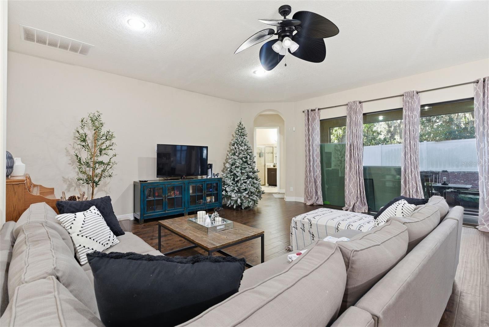 Image 14 of 42 For 2651 Calvano Drive