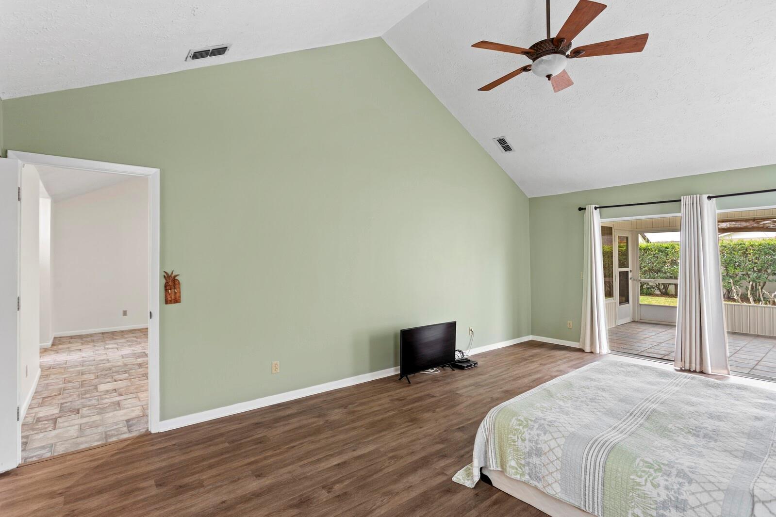 Image 14 of 47 For 14908 Palmcrest Place