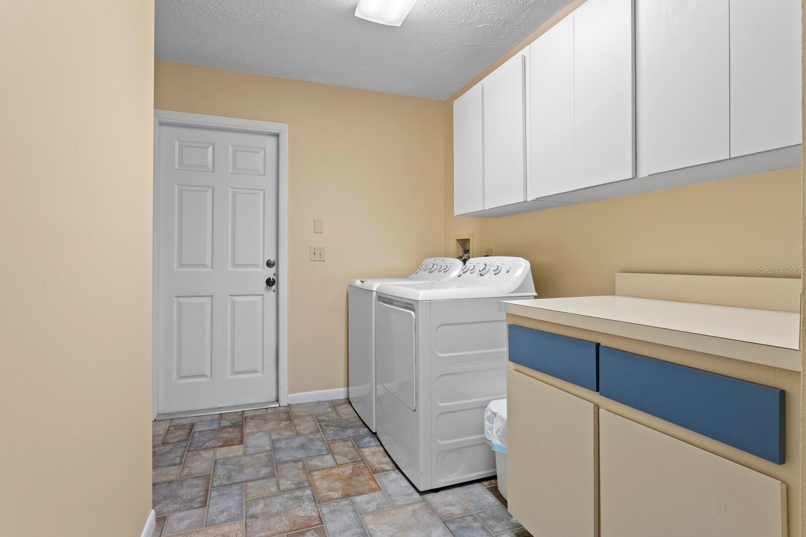 Image 27 of 47 For 14908 Palmcrest Place