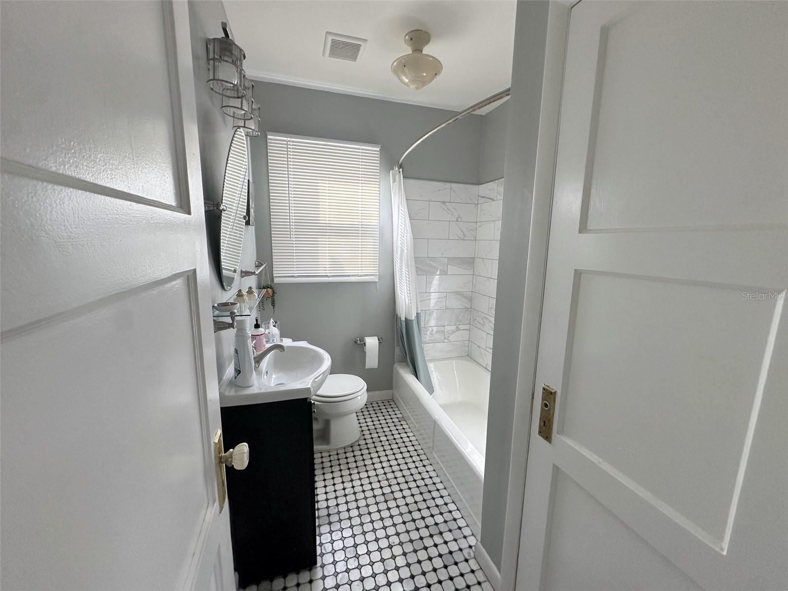 Image 12 of 22 For 1419 Jean Street