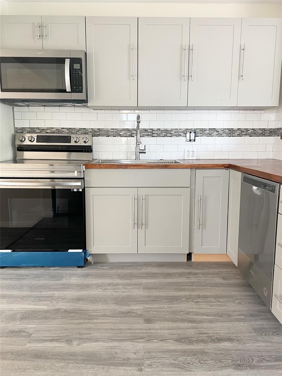 Image 5 of 13 For 4537 10th Avenue S