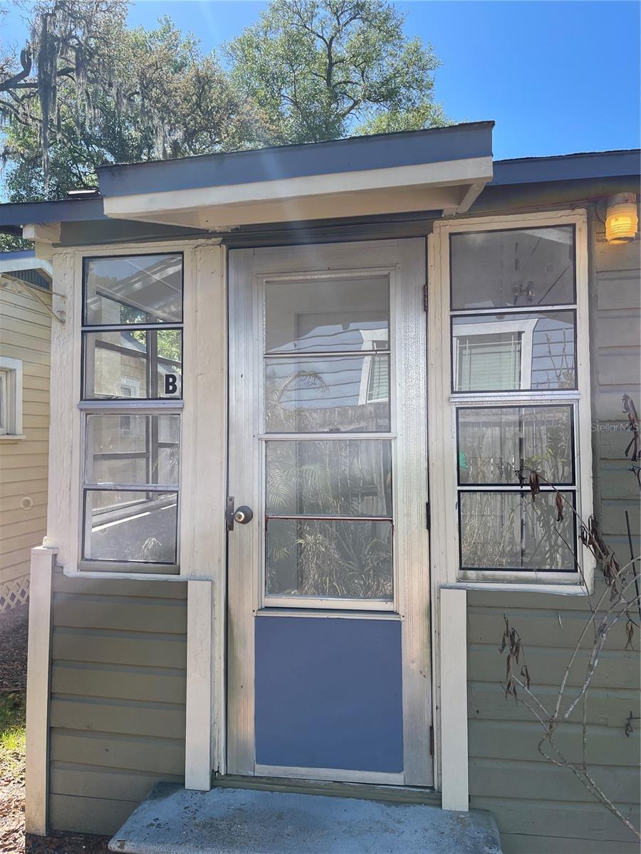 Image 3 of 8 For 309 Comanche Avenue B