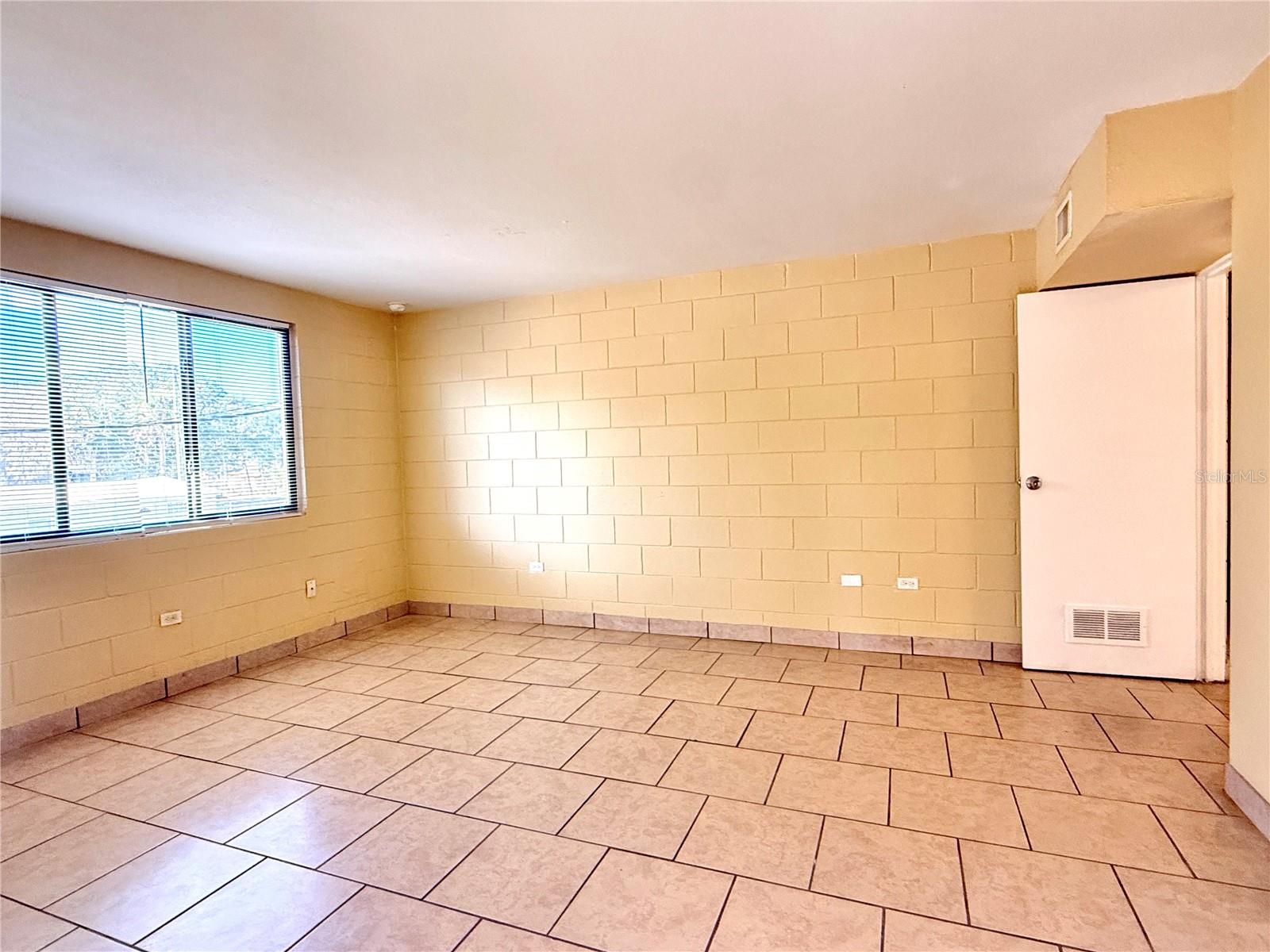 Image 5 of 16 For 706 Martin Luther King Boulevard A5