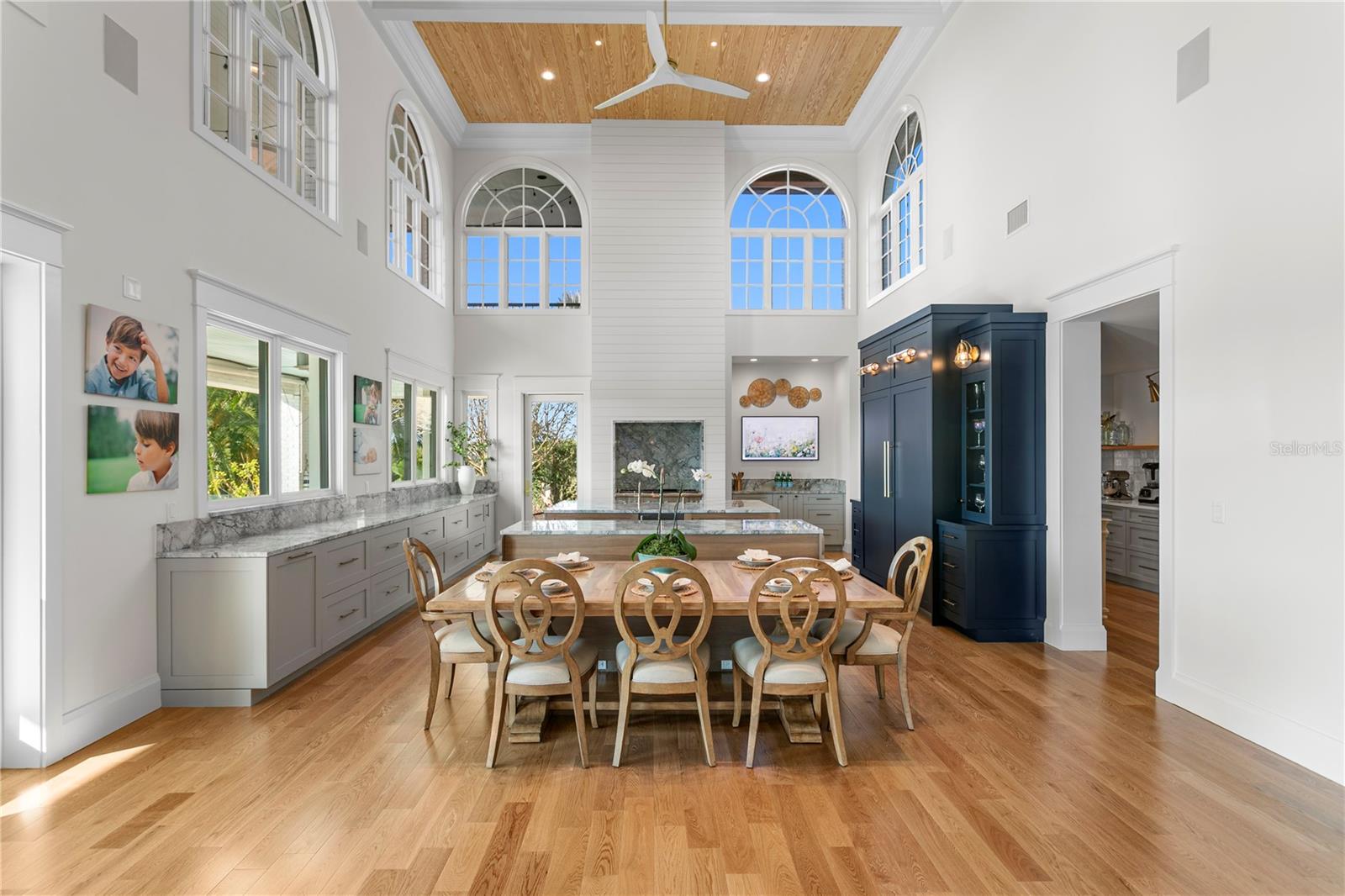 Listing photo id 11 for 7313 Pelican Island Drive