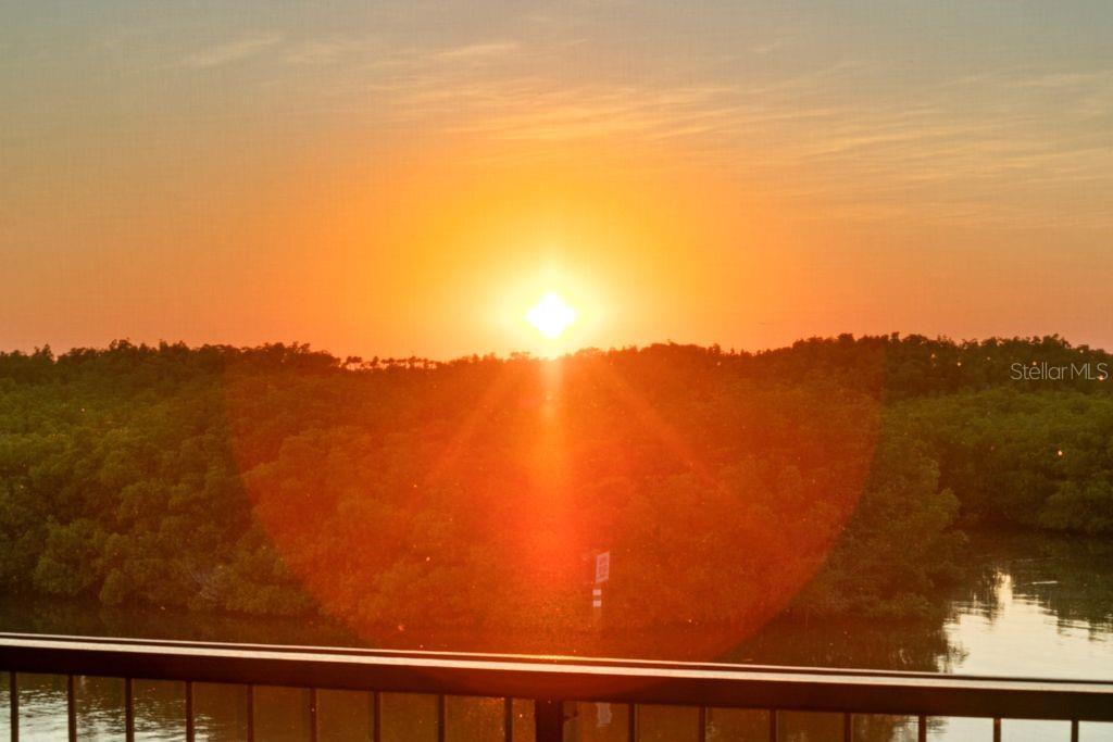 Listing photo id 0 for 7313 Pelican Island Drive