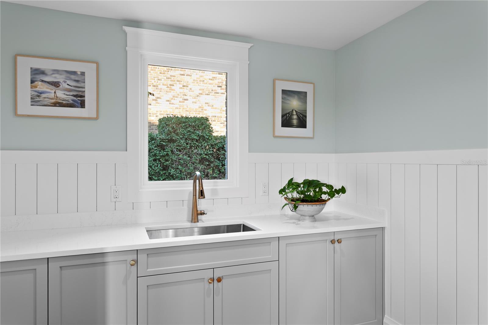 Listing photo id 24 for 7313 Pelican Island Drive