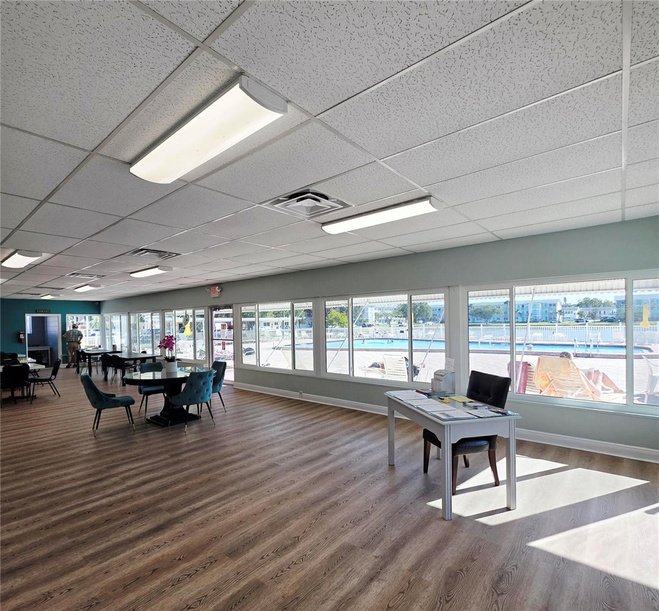 Image 14 of 17 For 5945 21st Street N 18