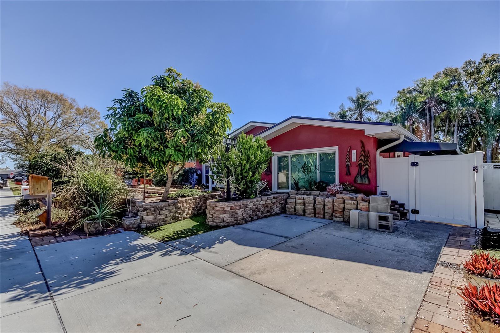 Image 14 of 68 For 1821 Driftwood Circle N