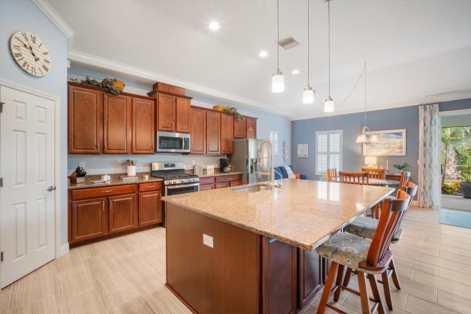 Image 6 of 28 For 6502 Maiden Sea Drive