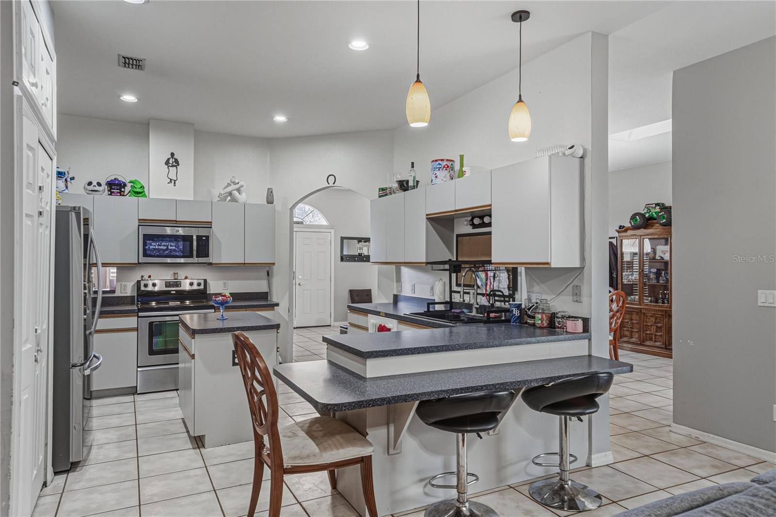 Image 23 of 59 For 3926 Meadowlark Court