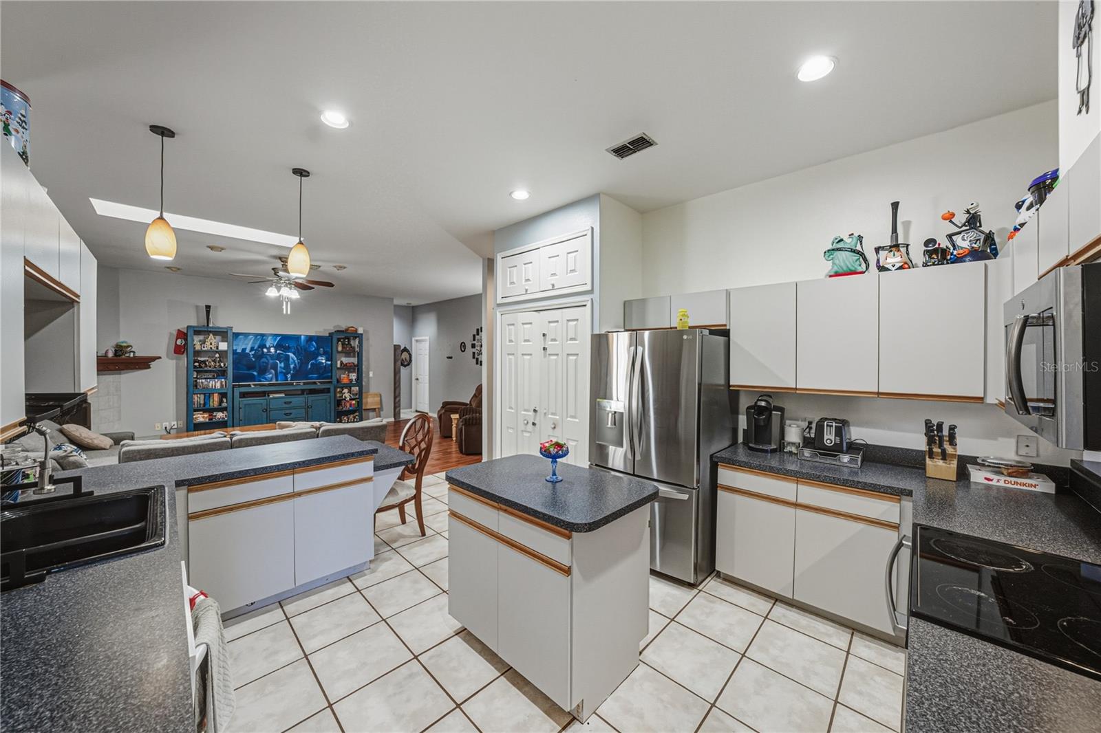 Image 24 of 59 For 3926 Meadowlark Court