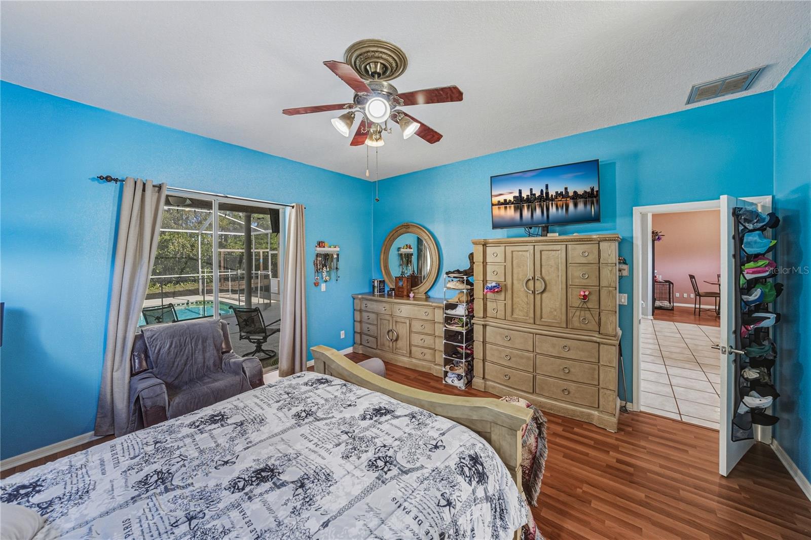 Image 32 of 59 For 3926 Meadowlark Court