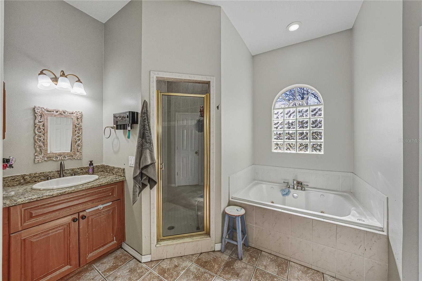 Image 34 of 59 For 3926 Meadowlark Court