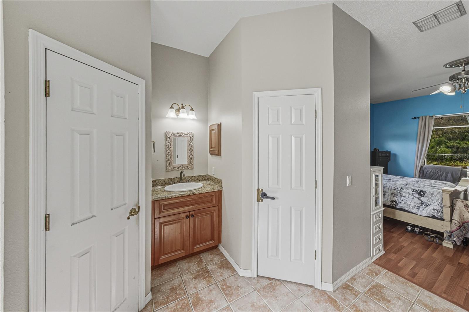 Image 36 of 59 For 3926 Meadowlark Court