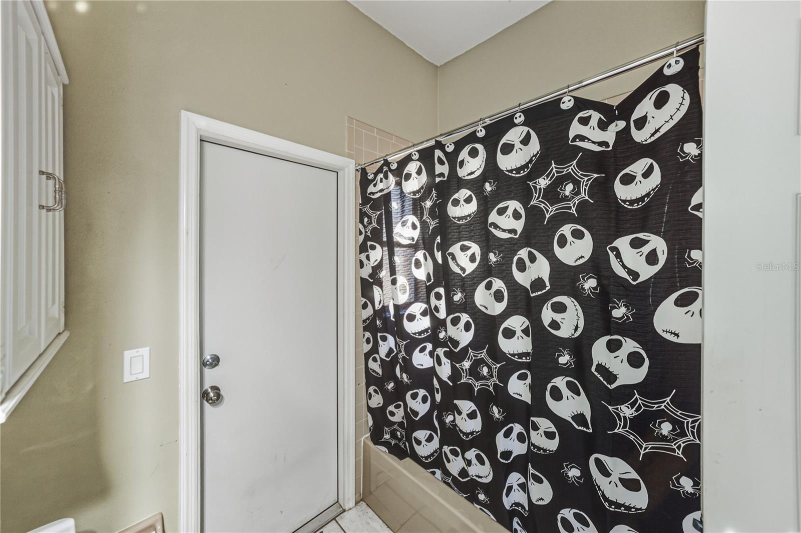 Image 43 of 59 For 3926 Meadowlark Court