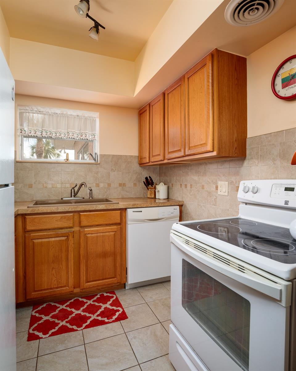 Image 20 of 43 For 6000 2nd Street E 17